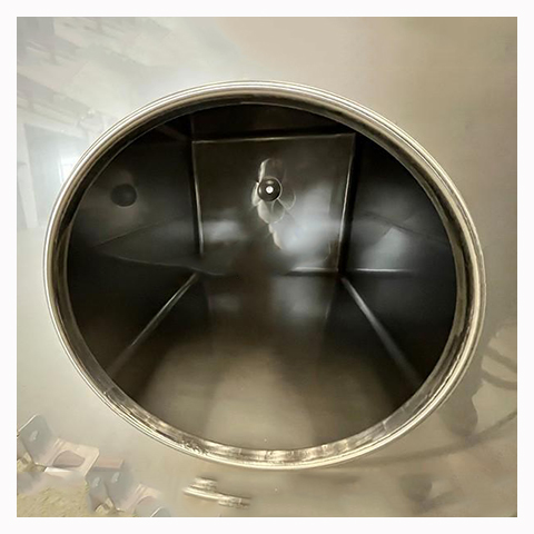 Stainless Steel IBC Interior – After 5 Years of Service in the Corrosive Chemical Industry Stainless Steel IBC Interior – After 5 Years of Service in the Corrosive Chemical Industry