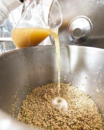 Application of food-grade stainless steel ton barrels in breweries.jpg