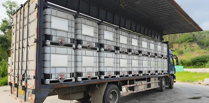 Multiple types of IBC tanks being shipped.jpg